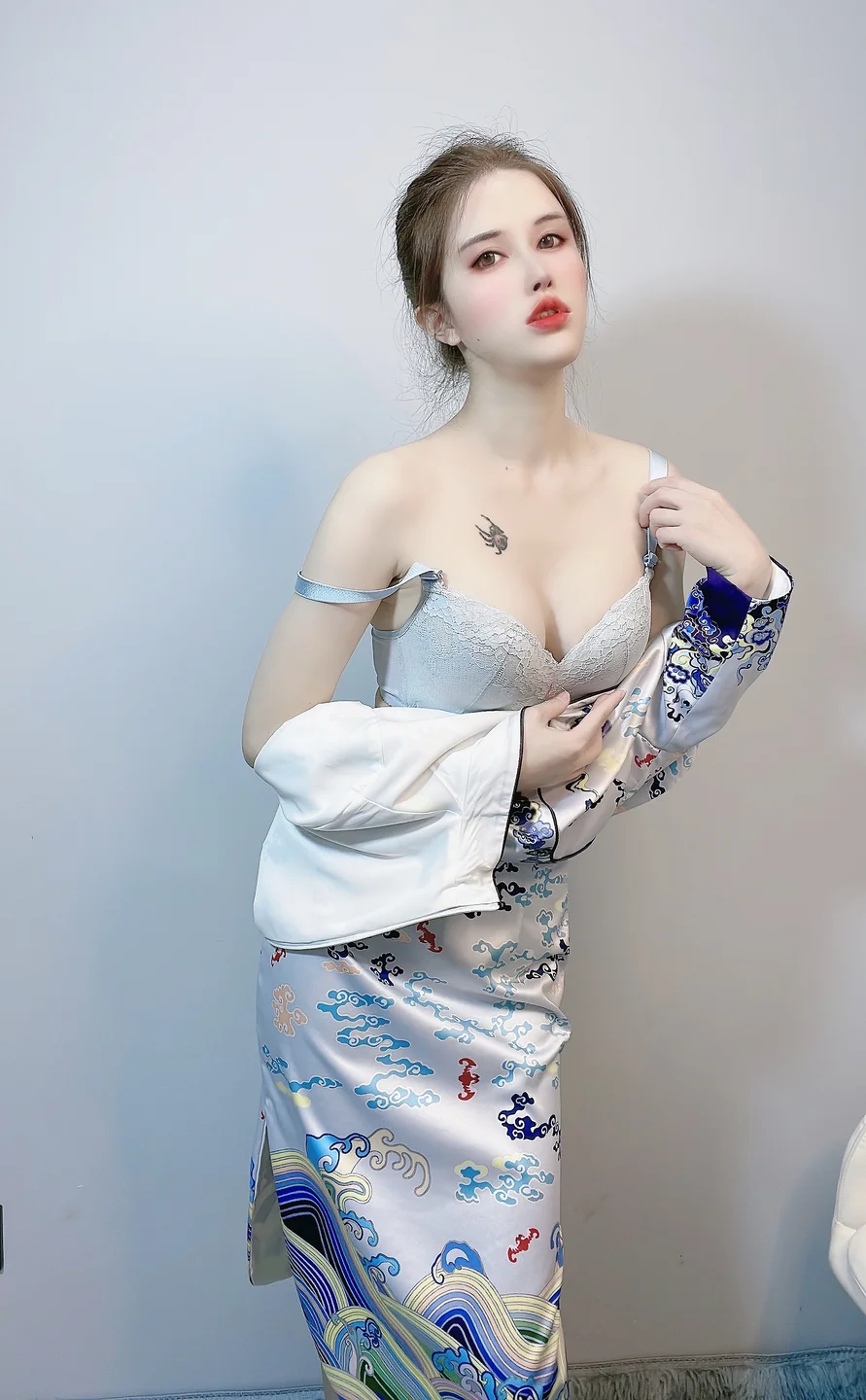 鹿八岁baby_No_089_海航中式旗袍空姐_28P,1V_1_35GB tg@simisebaisi 【丝足阁】015.webp